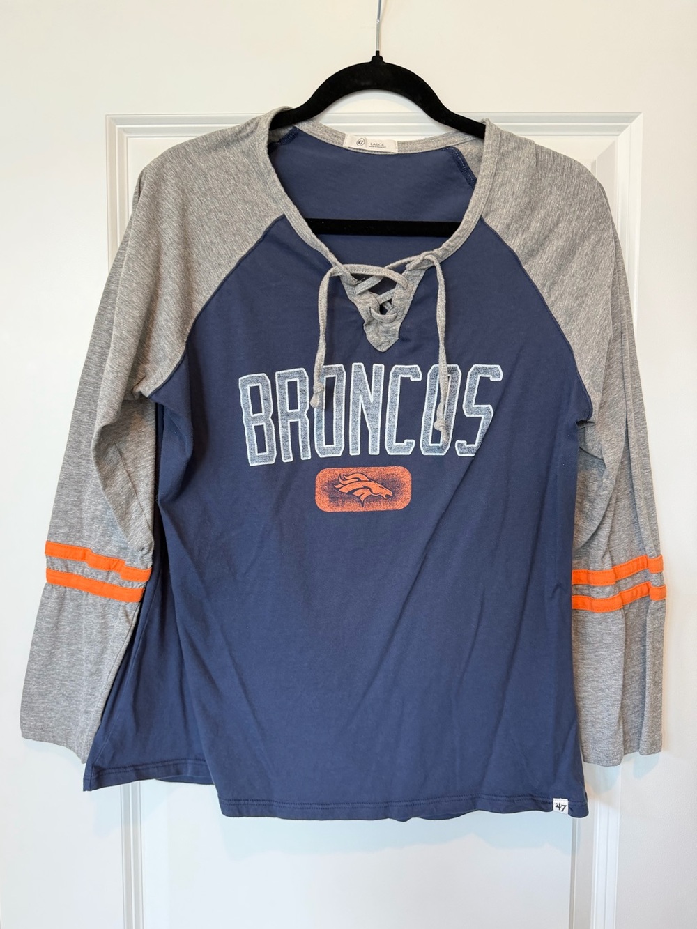 '47 Branded Navy and Gray Broncos Tee